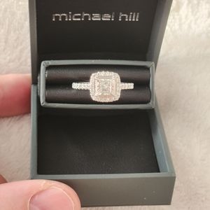 14kt Princess cut Halo Engagement Ring